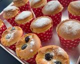 Foto langkah ke 7 dari resep Hokkaido chiffon blueberry cup cake.