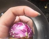 A picture of step 2 of Kaale masale mein baigaan.