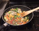 A picture of step 2 of Prawn stir fry.