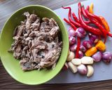 Foto langkah ke 1 dari resep Tongkol Suwir Kemangi.