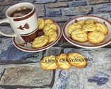 A picture of step 3 of Piping cookies.