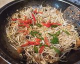 Foto langkah ke 7 dari resep Tumis Cambah Ikan Asin.