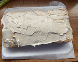 Foto del paso 6 de la receta: Tarta fit de yogurt y crema de cacahuete