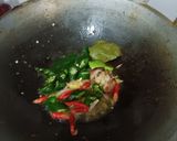 Foto langkah ke 2 dari resep Oseng cumi sotong cabai hijau.