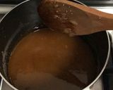 Gambar langkah 5 resipi Puding Caramel dalam bekas plastic.