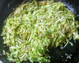 Foto del paso 1 de la receta: Tortilla de zucchini y zapallitos verdes