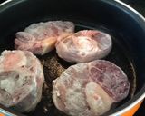 Foto del paso 2 de la receta: Osso Buco (lagarto con hueso en salsa)