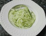 Foto del paso 3 de la receta Ensalada crujiente de calabacín, anchoa y nueces