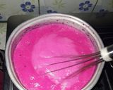Foto langkah ke 6 dari resep Puding Susu Buah Naga.