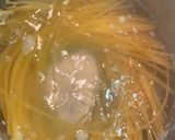 A picture of step 1 of Simplest spaghetti aglio e olio.