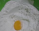 Foto langkah ke 2 dari resep Pizza sosis mozzarella.