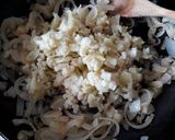 Foto del paso 3 de la receta: Fideos con coliflor y cebolla