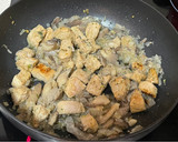Foto del paso 2 de la receta: Raxo con queso de Arzúa, setas y cebollas