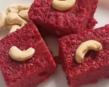 A picture of step 7 of Beetroot Burfi.