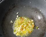 Foto langkah ke 2 dari resep Nasi goreng mentega.