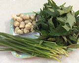 Hình bước làm 1 của món Canh rau lang nấu nấm rơm
