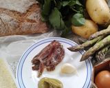 Foto del paso 1 de la receta: Ensalada César de espárragos y patatas con mayonesa de anchoas