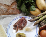 Foto del paso 1 de la receta: Ensalada César de espárragos y patatas con mayonesa de anchoas
