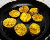 A picture of step 3 of Stuffed baigan bhaja.
