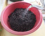Foto langkah ke 3 dari resep Tape Ketan Hitam.