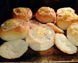 Töltött zsemle 🧄🧀🥓 recept fázis 3 fotója