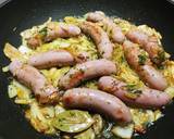 Foto del paso 2 de la receta Longaniza de cerdo con anisete cúrcuma kebab y champiñones