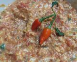 A picture of step 2 of Egg with Hari Mirch.