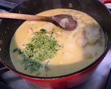 Une image de l'étape 13 de Poulet aux oignons,combavas,crème et gingembre.