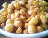 A picture of step 6 of Crispy pomegranate seeds -shaped snack (which is non as cin-cin.