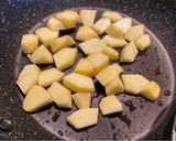 Foto del paso 3 de la receta: Bacalao gratinado con setas y manzana