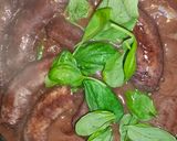 Foto del paso 5 de la receta Butifarra en salsa de vino tinto y polvo de nueces