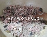 Foto langkah ke 2 dari resep Martabak Daging Praktis.