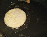 A picture of step 1 of Cheesy Egg Burger.