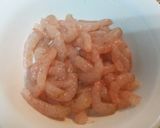 Foto del paso 3 de la receta Ensaladilla de gambas al ajillo