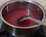 Foto langkah ke 3 dari resep Pudding Strawberry Selasih.