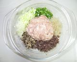 Hình bước làm 2 của món Bánh bao nhân thịt