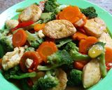 Foto langkah ke 6 dari resep Cah Brokoli tofu Wortel.