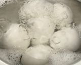 A picture of step 1 of Egg Do Pyaza.