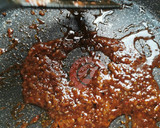 Foto del paso 7 de la receta: Huachinango en salsa de harissa y rosas
