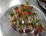 Foto del paso 2 de la receta: Cóctel de gambas con tomatitos