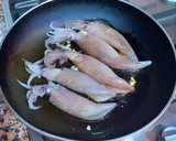Foto del paso 7 de la receta: Chipirones en salsa caprichosa y algunas cositas más