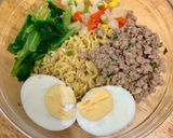 Hình bước làm 3 của món Mì trộn trứng thịt băm