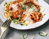 Foto del paso 2 de la receta: Espaguetis con espirales de calabacín, tomate y queso