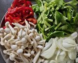 A picture of step 2 of Seafoood Black Pasta.