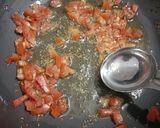 A picture of step 2 of Dry aloo matar.