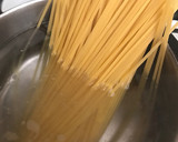 Foto del paso 2 de la receta: Espaguetis a la marinera