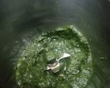 A picture of step 2 of Palak Matar.