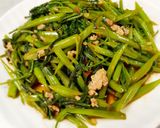 รูปขั้นตอนการทำที่ 5 ของ ผัดผักบุ้งหมูสับน้ำพริกสูตรกุยลิน