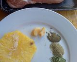 Foto del paso 1 de la receta: Cerdo en piña y vino
