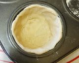 A picture of step 4 of Pizza Cups.